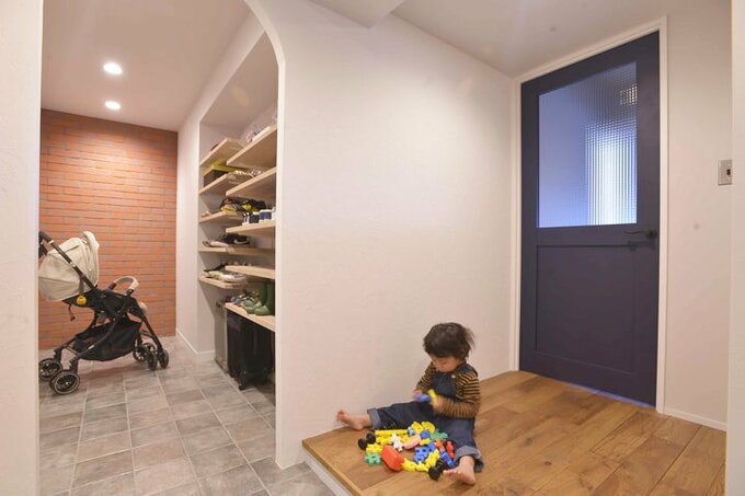 ベビーカーもラクラク置けるほどの広々とした土間スペース