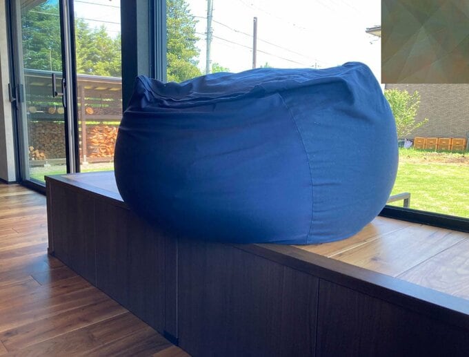 ベンチにビーズクッションを置く