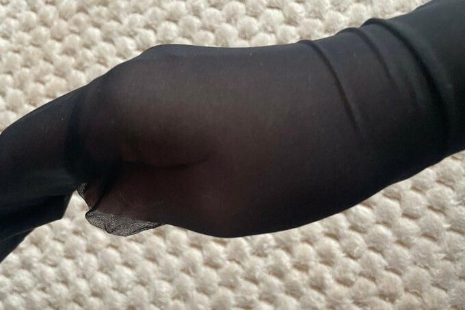 肌心地や透け感をチェック