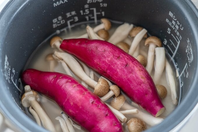 サツマイモ炊く