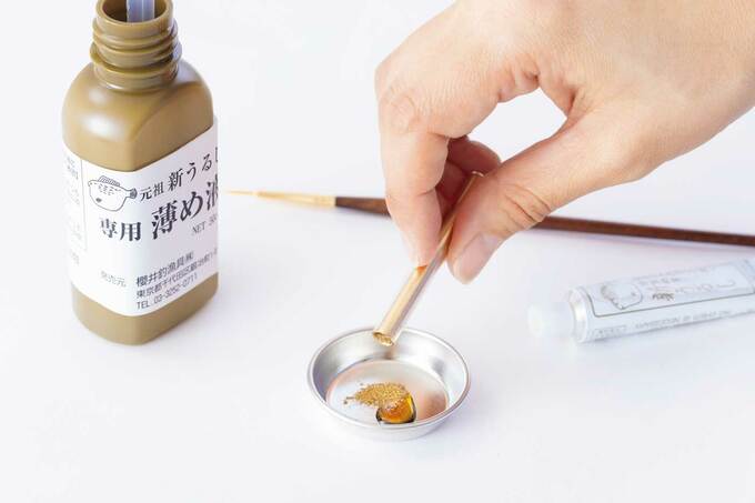 金継ぎの作業途中