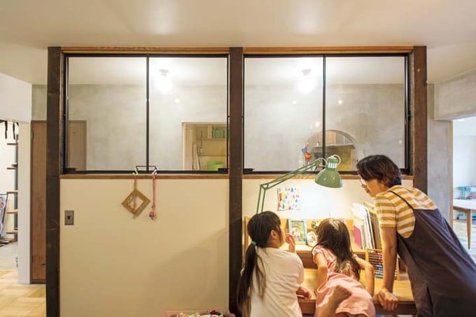 子ども部屋で勉強中