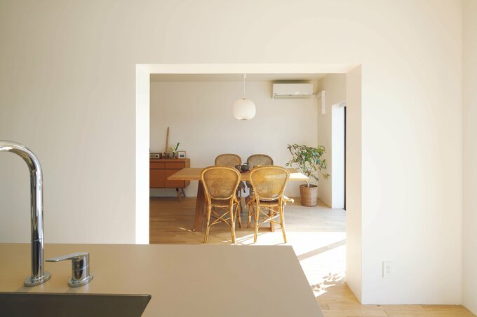 絵画のように見えるダイニング