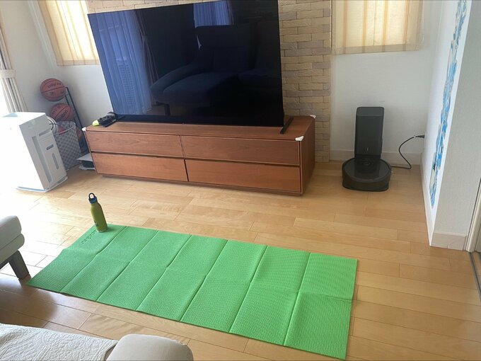 スマホのミラーリング機能を使ってTVに映してレッスンを受けることも