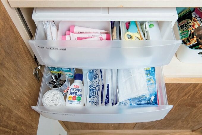 左扉だけあければすむサイズの引き出しに収納