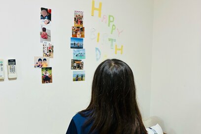 0円で簡単！「エモいお誕生日の飾りつけ」。ため込んだ紙類が気持ちよく片付く