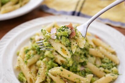 ブロッコリー丸ごといただく「クリームペンネ」レシピ。寒い日もほっこり