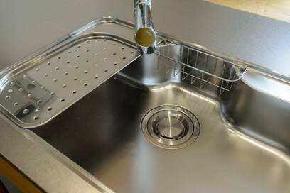 梅雨時期の3大「困り虫」対策。排水口にはとくに注意を