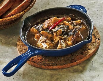 サバ缶がおしゃれなアヒージョに変身。ご飯にもお酒にも合う絶品レシピ