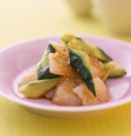 2素材でさっとできる！キュウリとイカの韓国風あえ物