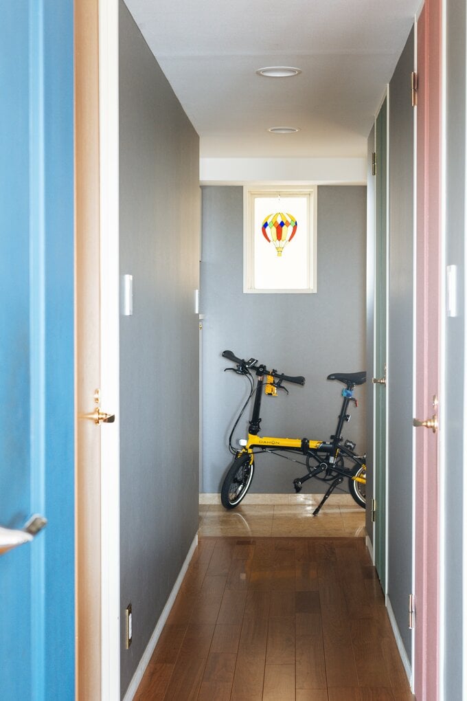 カラフルなドアの色