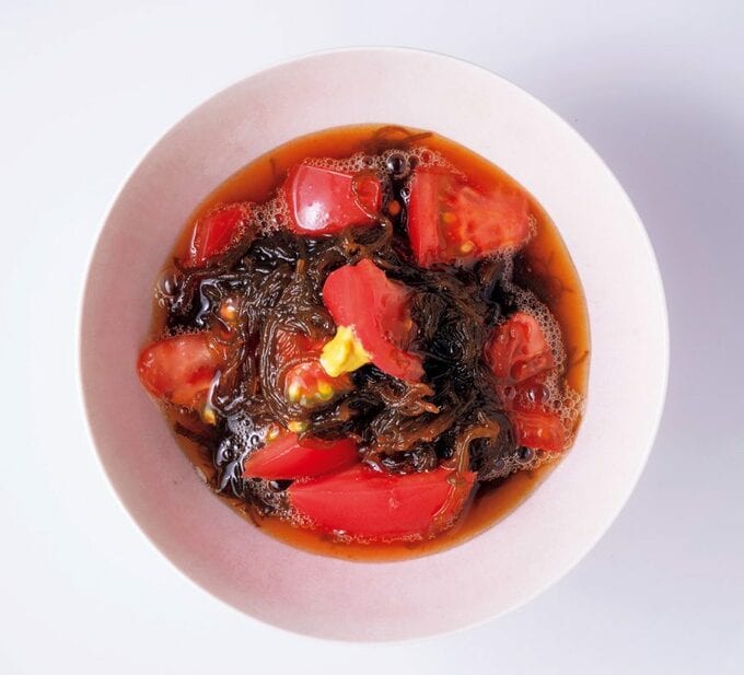 モズクとトマトのポン酢あえ