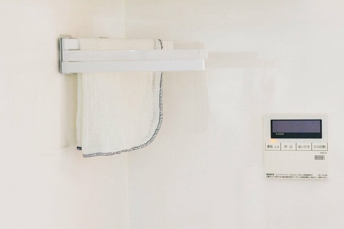 キッチンスペースの一角につけられたふきんかけ