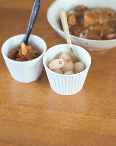 カレーライスのつけ合わせに複数づかい