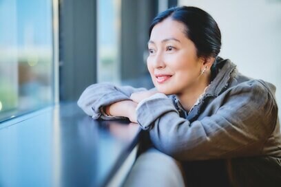 鶴田真由さんの「軽やかに生きる」コツ。食事は品数が少なくても、丁寧につくったものを食べる