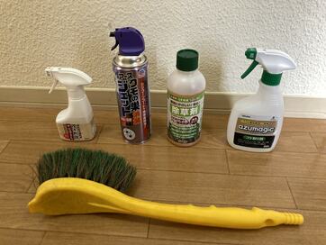 雑草、コケ、サビ、クモの巣…夏に汚れた庭を時短で掃除。おすすめグッズ5選