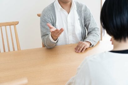 36歳でセックスレスに。運命の相手だと思った夫の提案に「絶望」：靖子さんの場合1