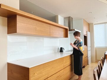 家がキレイな人の「部屋が散らからない」3つの習慣。寝る前のひと手間でキッチンカウンターがスッキリ