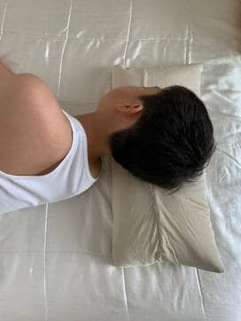 絹のレギンスを枕カバーに！使えない服を再利用