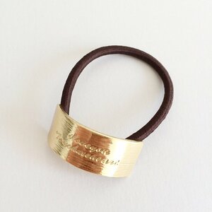 金属プレートつきへアゴム