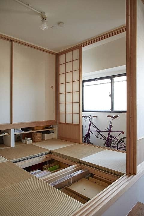 小上がりで収納力のある和室