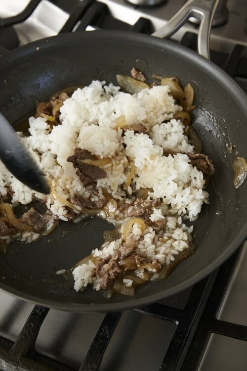 汁を吸わせながら炒め混ぜる