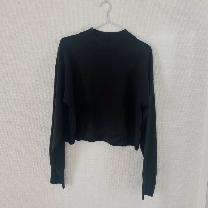 セーターはクルーネック