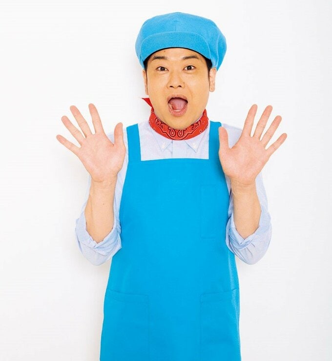 青エプロンの男性