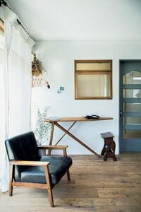 リビング 黒ソファ