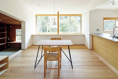 いい家を建てる賢いコストダウン術：形、間取り、業者とのやり取りなどの観点から解説