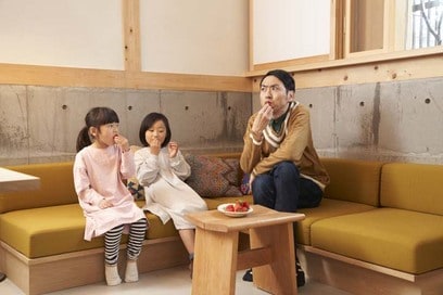 家好き芸人・アンガールズ田中さん「玄関が小さな焼き菓子店」の家に