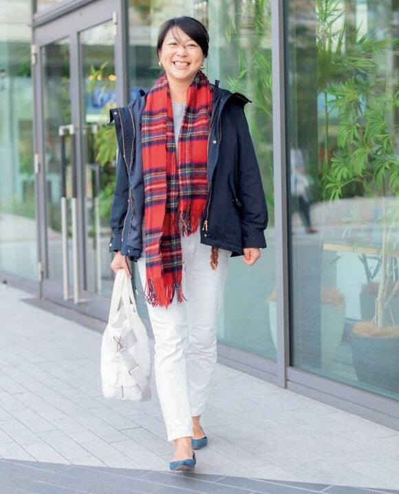 チェックストール女性