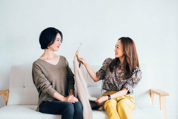 女性二人