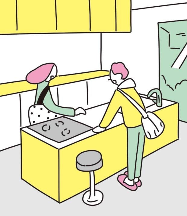 キッチンをチェックする様子