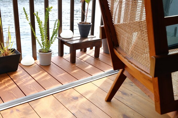 バルコニーデッキ