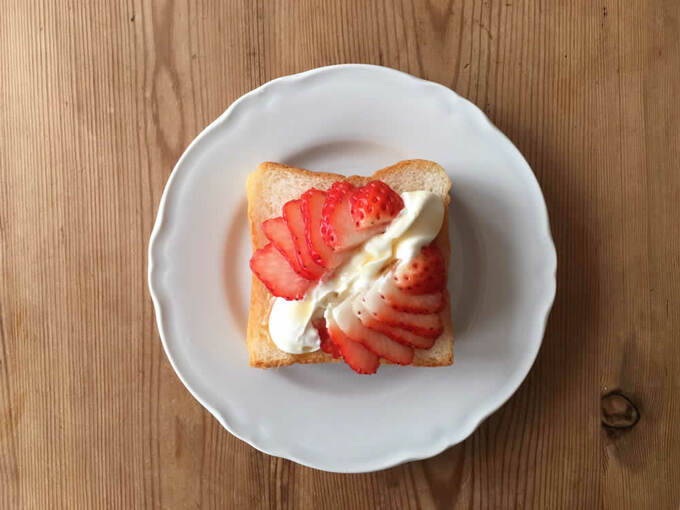 イチゴのフルーツトースト