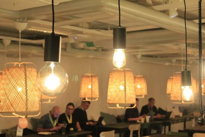 裸電球のおしゃれなライト