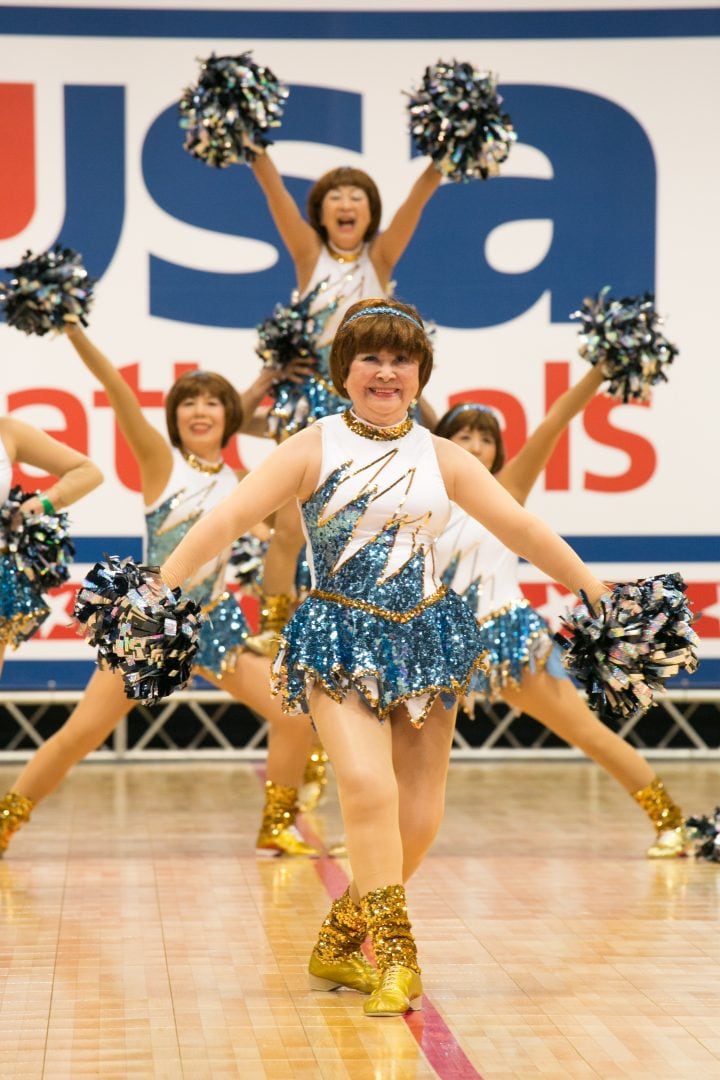 海外公演も敢行！85歳のチアリーダーが語る「人生は楽しくなくちゃウソ