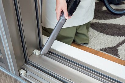 ブラインド掃除は手袋2枚重ねで！窓と玄関の簡単大掃除