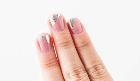 300人が選んだプチプラ美容グッズ！1位は納得の化粧水