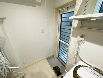 正解と限らぬ「キッチンに勝手口」の間取り。家事や子育てに便利な場所に設置を