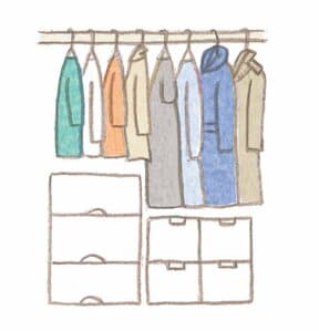 クローゼットにつるした服の下のデッドスペースはどうすればいいの？