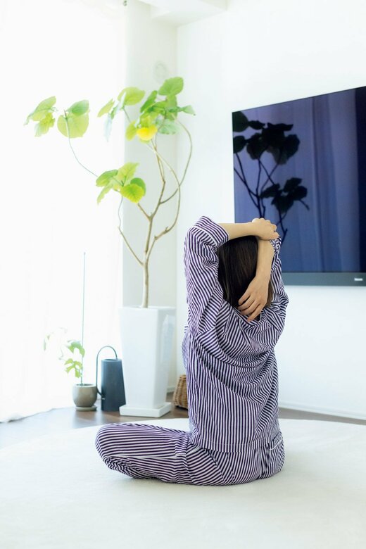 ストレッチをする人