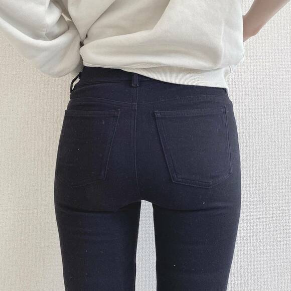 女性うしろ姿