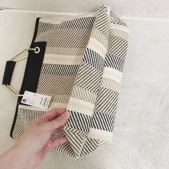 メタルハンドルトートバッグのマチ