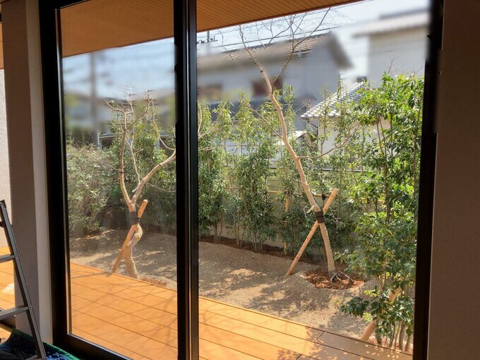 引き渡し直後の庭