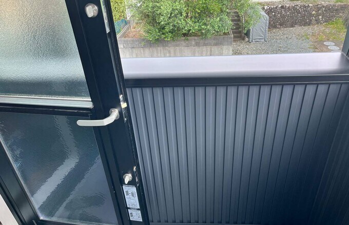 西側のバルコニーのドア