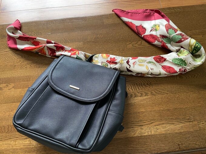 スカーフ ネクタイ結び