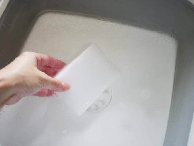 バケツにスポンジ