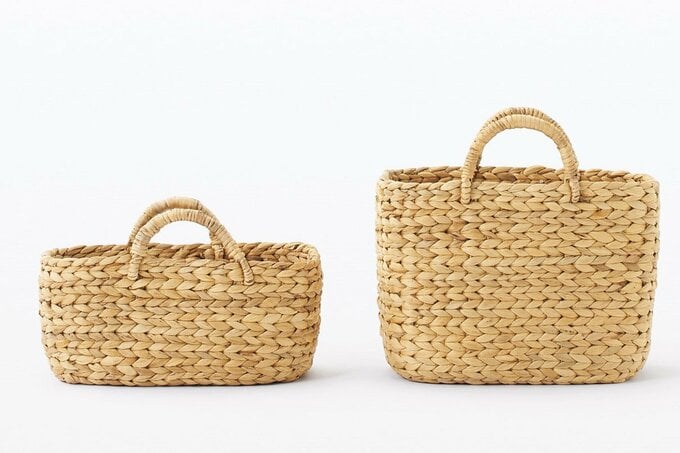 長方形、ラウンド形、持ち手つき、フタつきなどバリエーション豊か